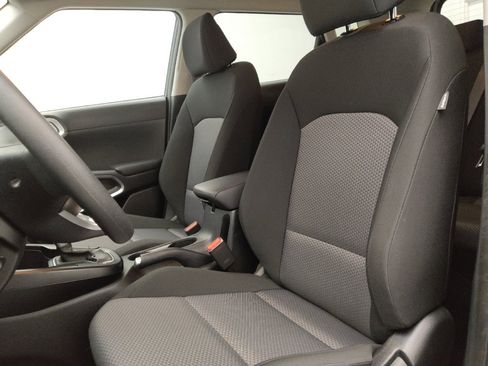 Used 2025 Kia Soul LX image 17