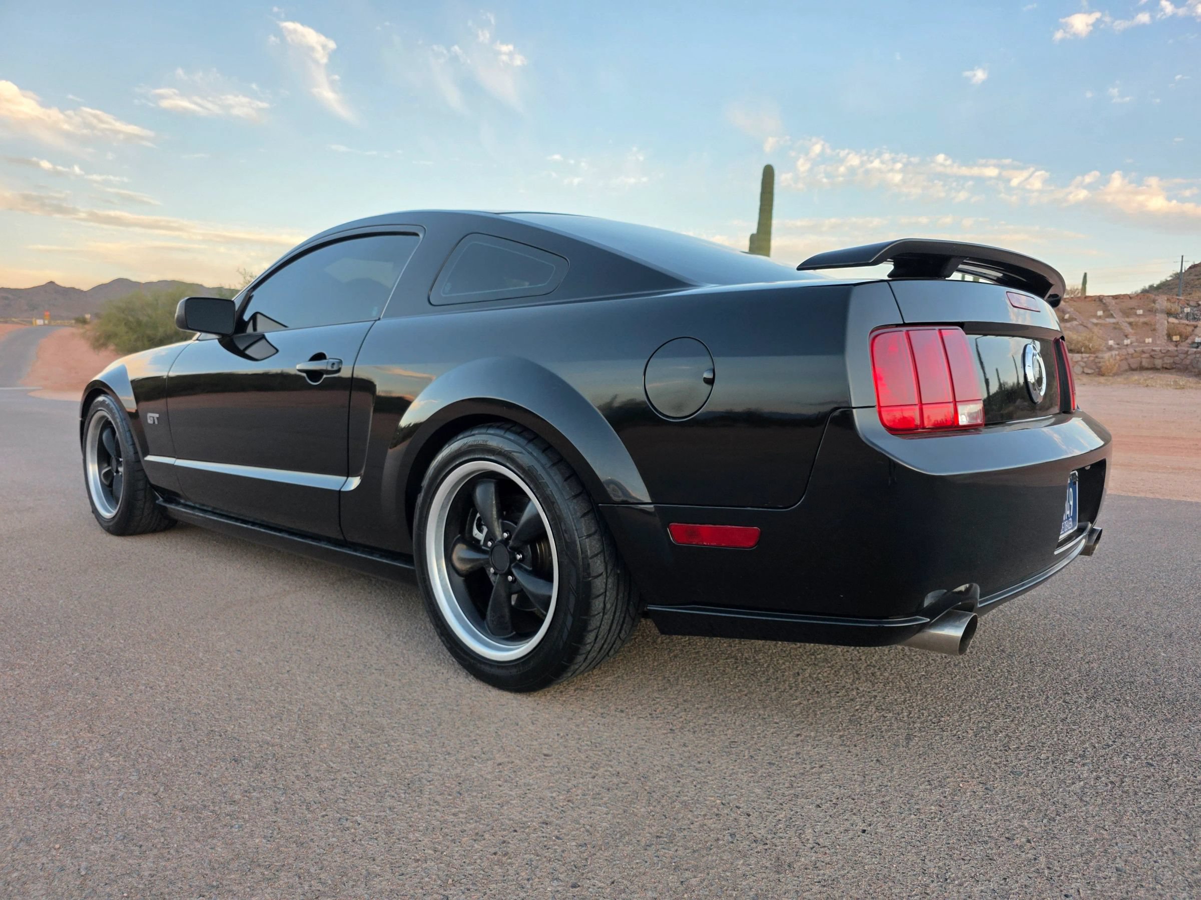 Used 2008 Ford Mustang GT RWD image 3