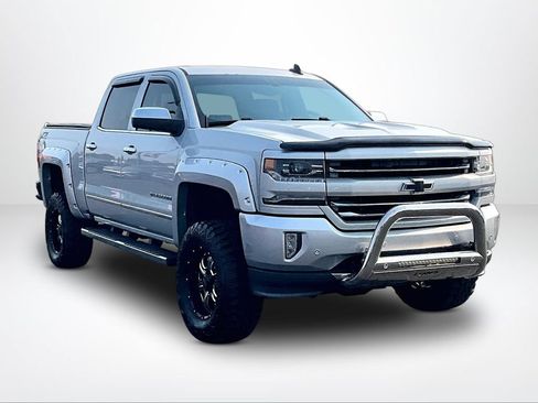 Used 2017 Chevrolet Silverado 1500 LTZ Z71 w/ LTZ Plus Package AWD/4WD image 11