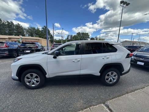 Used 2022 Toyota RAV4 LE image 4