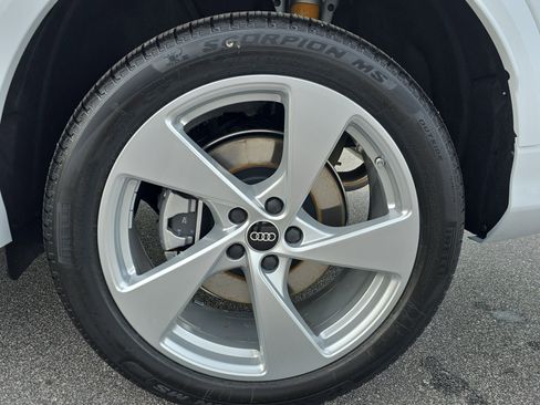 New 2025 Audi Q5 Premium Plus image 32