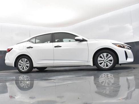 Used 2025 Nissan Sentra S image 33