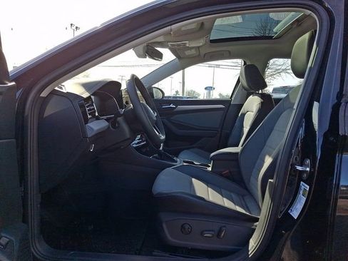 New 2026 Volkswagen Jetta SE image 6