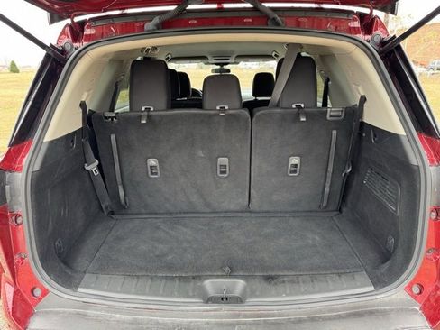 Used 2023 Nissan Pathfinder SV image 7