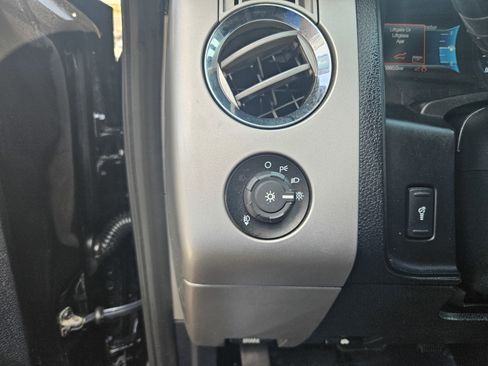 Used 2016 Ford Expedition XLT w/ Equipment Group 202A image 11