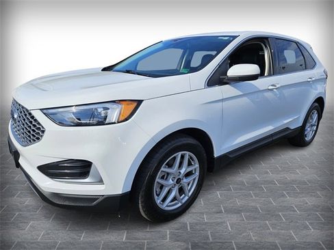 Used 2024 Ford Edge SEL image 3