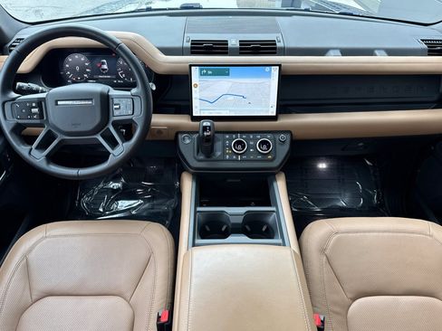 Used 2025 Land Rover Defender 110 X-Dynamic SE image 14