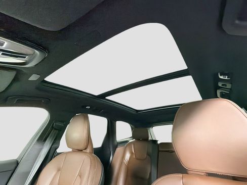 Certified 2023 Volvo XC60 B5 Ultimate w/ Climate Package image 23