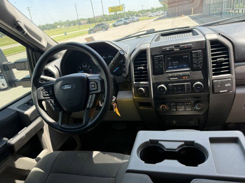 Used 2019 Ford F250 XL w/ Power Equipment Group AWD/4WD image 7