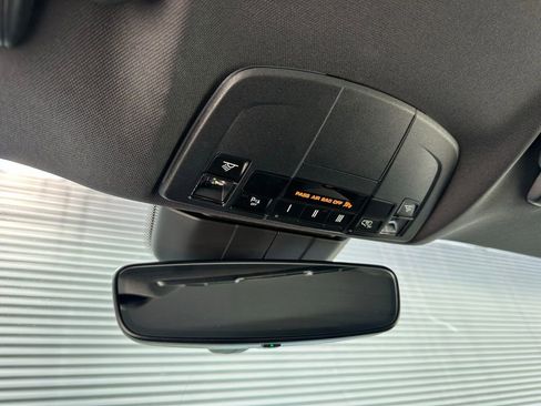 Used 2025 Porsche 718 Cayman image 61