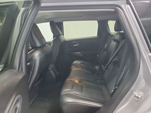 Used 2021 Jeep Cherokee Latitude Lux image 28