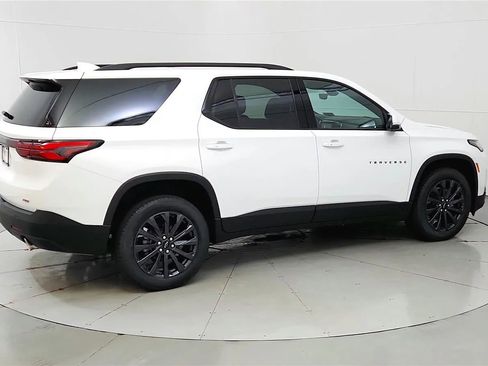 Used 2023 Chevrolet Traverse RS FWD image 7