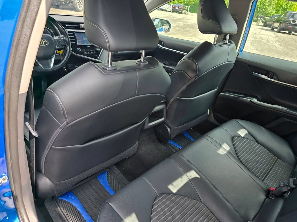 Used 2020 Toyota Camry SE FWD image 25