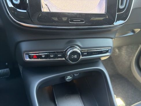 New 2026 Volvo XC40 B5 Ultra w/ Climate Package AWD/4WD image 21