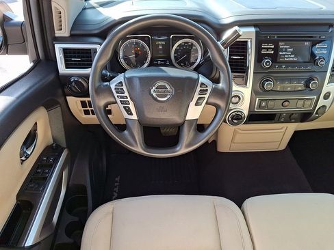 Used 2017 Nissan Titan SV image 13