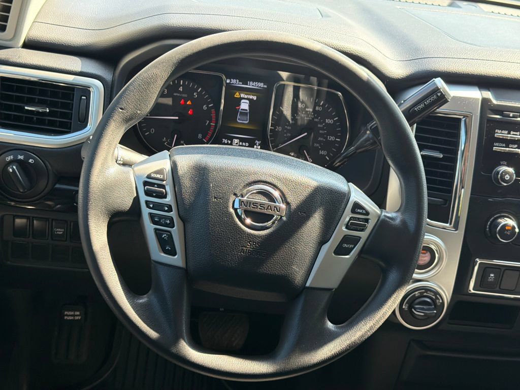 Used 2018 Nissan Titan SV AWD/4WD image 21