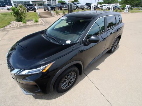Used 2023 Nissan Rogue S AWD/4WD image 18