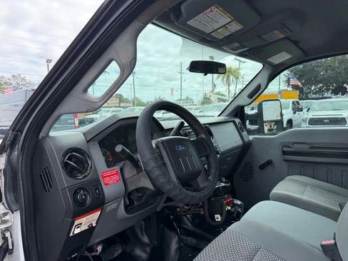 Used 2013 Ford F550 4x4 Crew Cab Super Duty w/ Payload Upgrade Pkg image 9