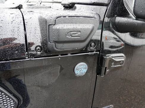 Certified 2025 Jeep Wrangler Unlimited Sahara w/ Safety Group image 14