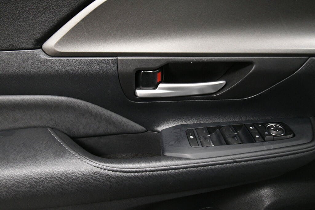 Certified 2025 Toyota Grand Highlander AWD image 11