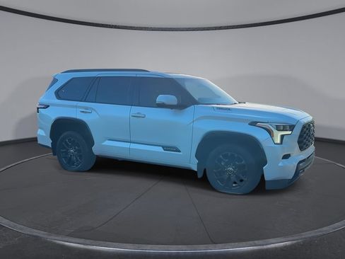 Used 2023 Toyota Sequoia Platinum AWD/4WD image 2