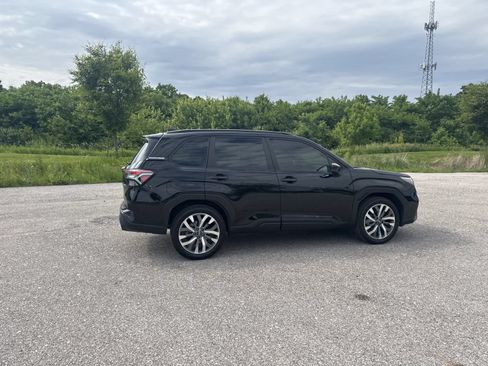 Certified 2025 Subaru Forester Touring AWD/4WD image 6
