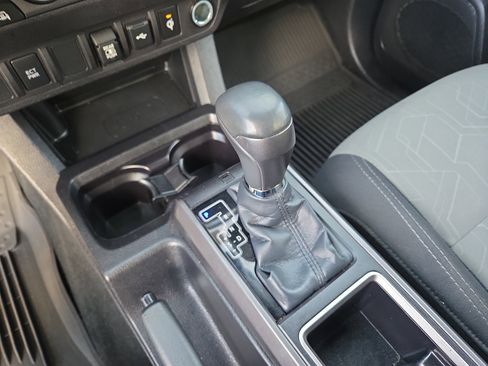 Certified 2023 Toyota Tacoma TRD Off-Road image 28