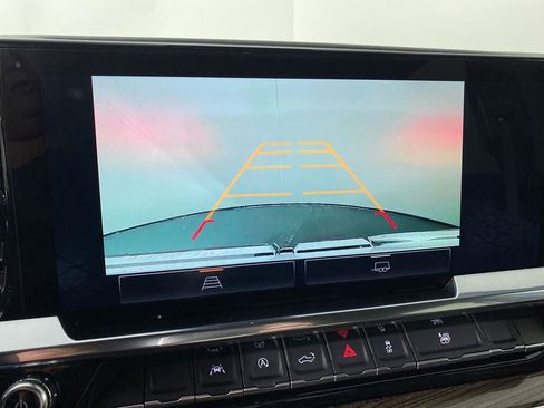 Used 2025 GMC Sierra 1500 Elevation image 24