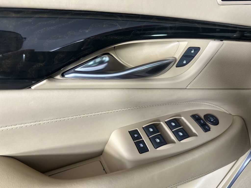 Used 2018 Cadillac Escalade Platinum AWD/4WD image 27