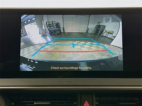 Used 2023 Toyota Prius XLE image 16