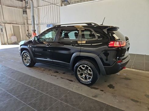 Used 2020 Jeep Cherokee Trailhawk image 4