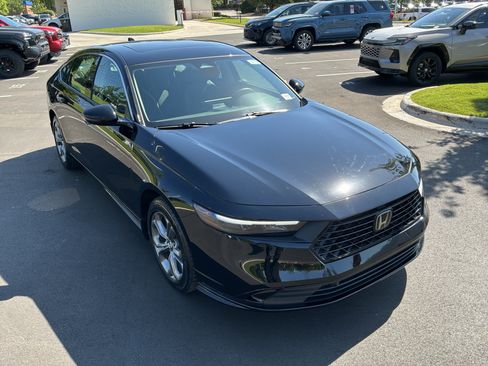 Used 2024 Honda Accord EX-L image 2