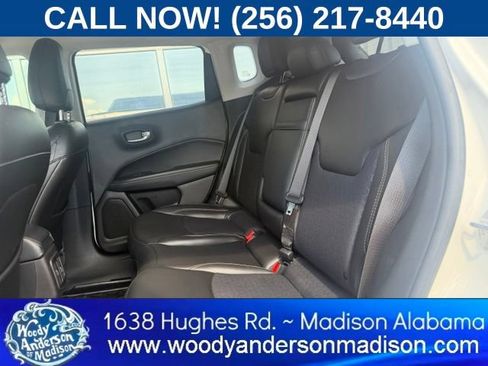 Used 2019 Jeep Compass Latitude w/ Popular Equipment Group FWD image 10