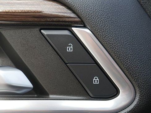 Used 2023 Chevrolet Silverado 1500 LT image 25