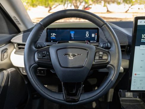 Used 2022 Ford Mustang Mach-E Premium image 23