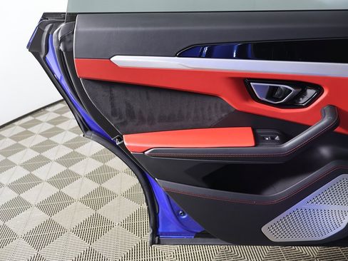 Used 2019 Lamborghini Urus image 27