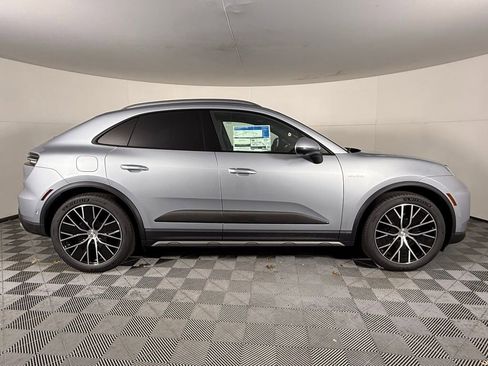 New 2025 Porsche Macan 4 Electric image 8