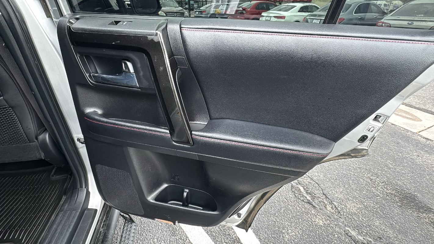 Used 2019 Toyota 4Runner TRD Off-Road Premium AWD/4WD image 18