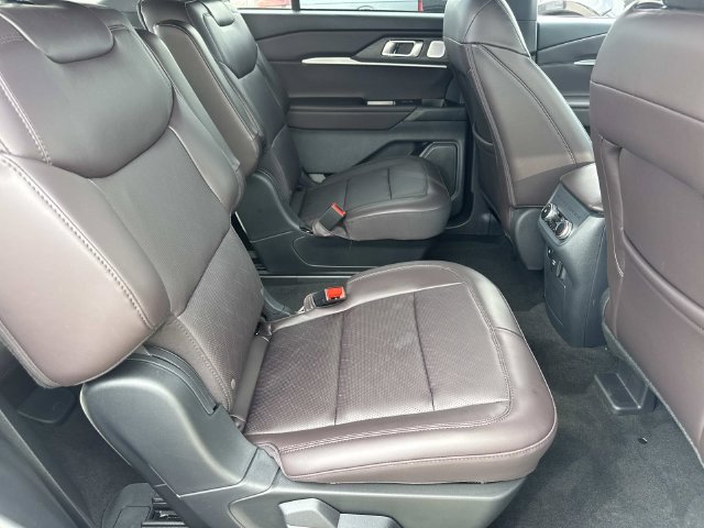 New 2026 Ford Explorer Platinum RWD image 12