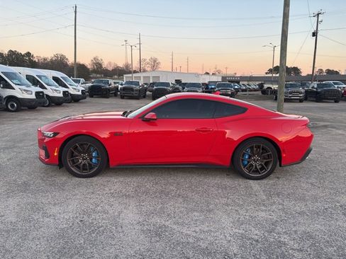 Used 2024 Ford Mustang GT Premium image 5