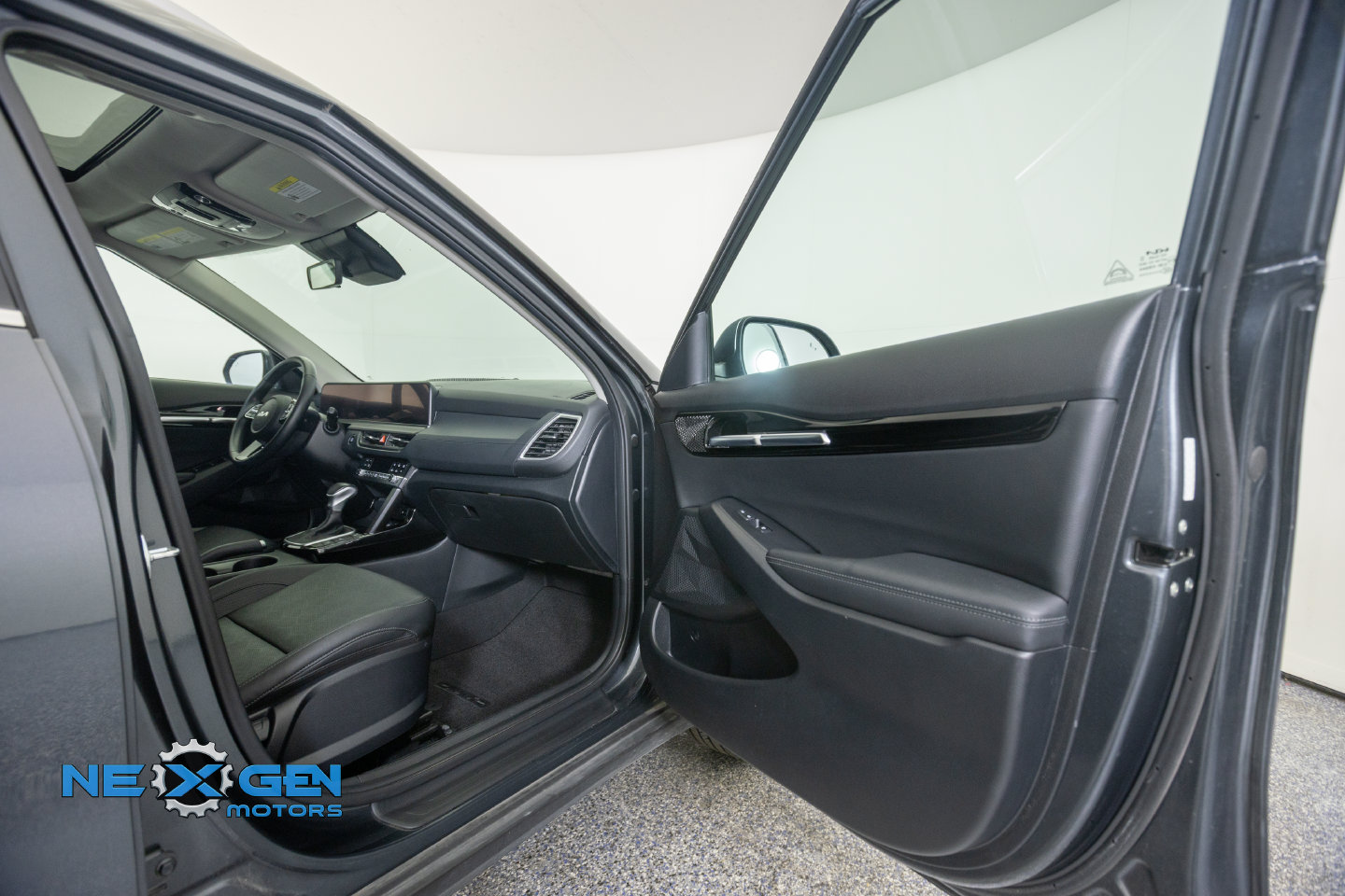Used 2024 Kia Seltos EX AWD/4WD image 6