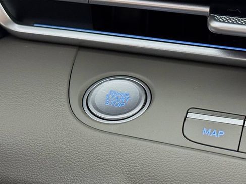 New 2025 Hyundai Elantra SEL FWD image 27