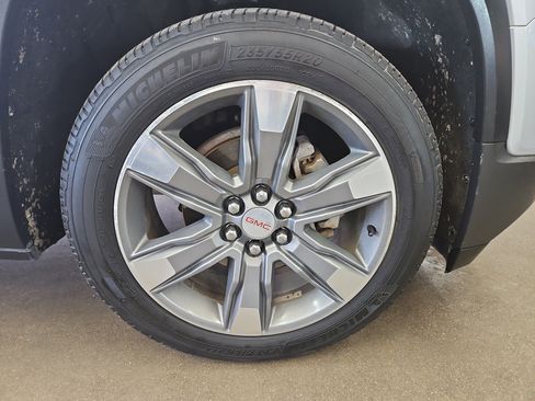 Used 2018 GMC Acadia SLT image 25