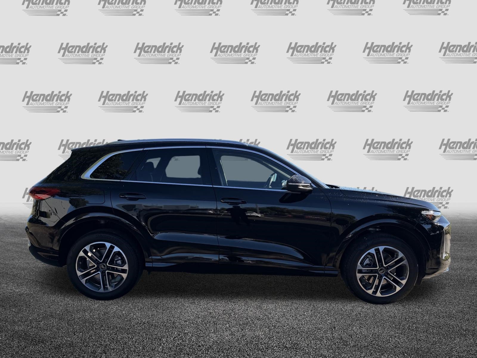 Certified 2025 Audi Q5 Premium Plus w/ Premium Plus AWD/4WD image 11