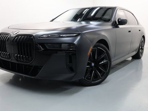 Used 2025 BMW 760i xDrive w/ Executive Package image 55