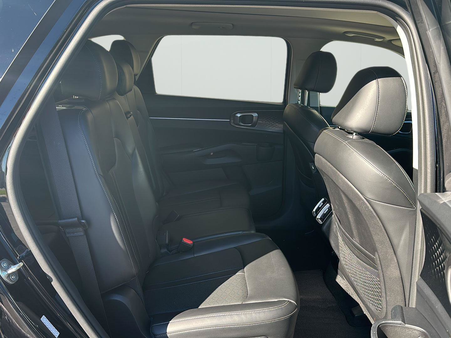 Used 2023 Kia Sorento S w/ Panoramic Sunroof Package FWD image 26