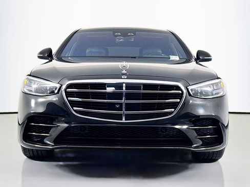 Used 2024 Mercedes-Benz S 580 4MATIC Sedan image 2