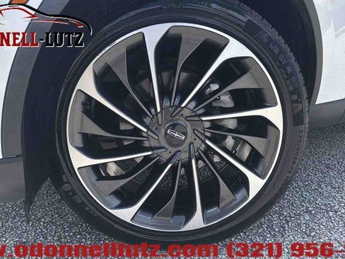 Used 2023 Lincoln Aviator Reserve w/ Equipment Group 201A AWD/4WD image 2
