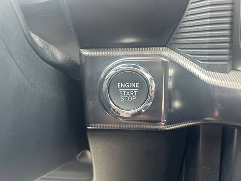 Used 2025 Ford F150 Raptor AWD/4WD image 33