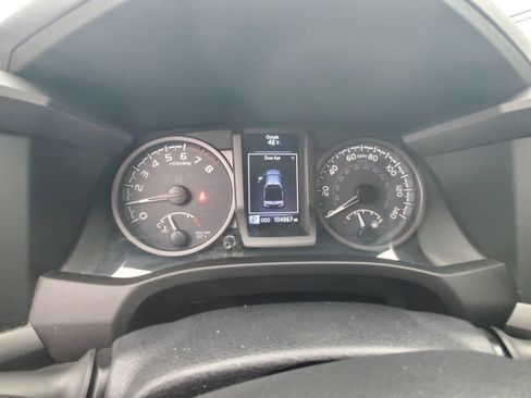 Used 2017 Toyota Tacoma TRD Sport w/ Exterior Package image 19